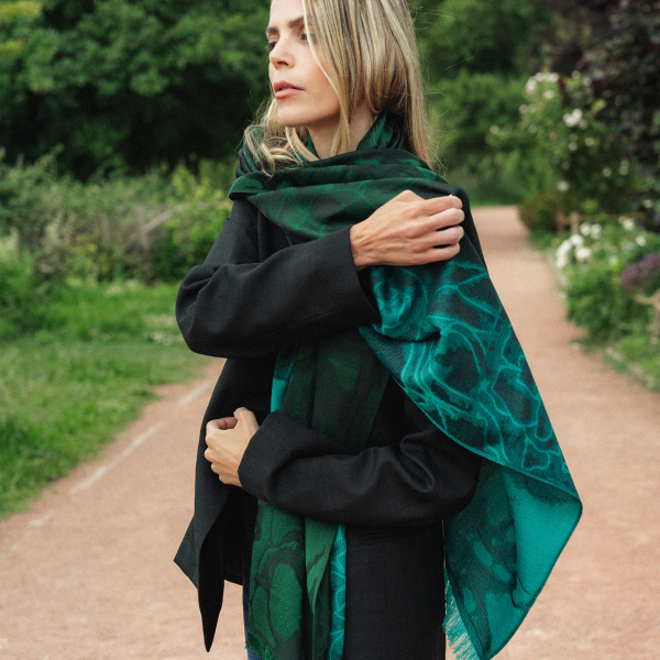 Green-wool-silk-women's-stole-Rosae