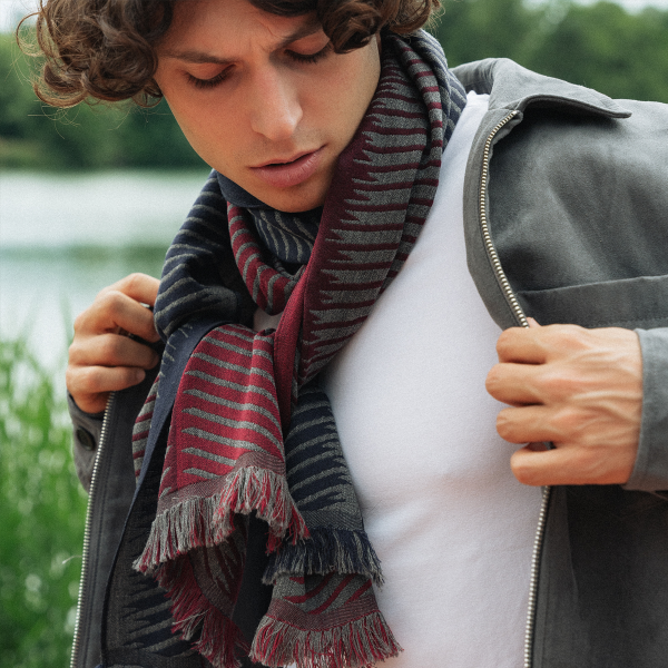 Red-gray-silk-Merino wool-cashmere-men’s-scarf-Classique