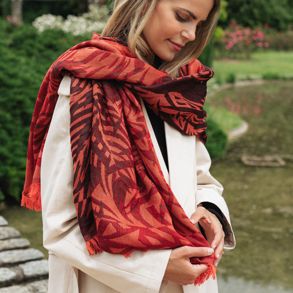 Scarf-oversize-women-merino-wool-cotton-silk-fascine-red-3A